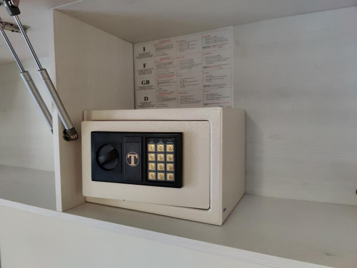 Three-Bedroom Apartment,1593737637:JPEG